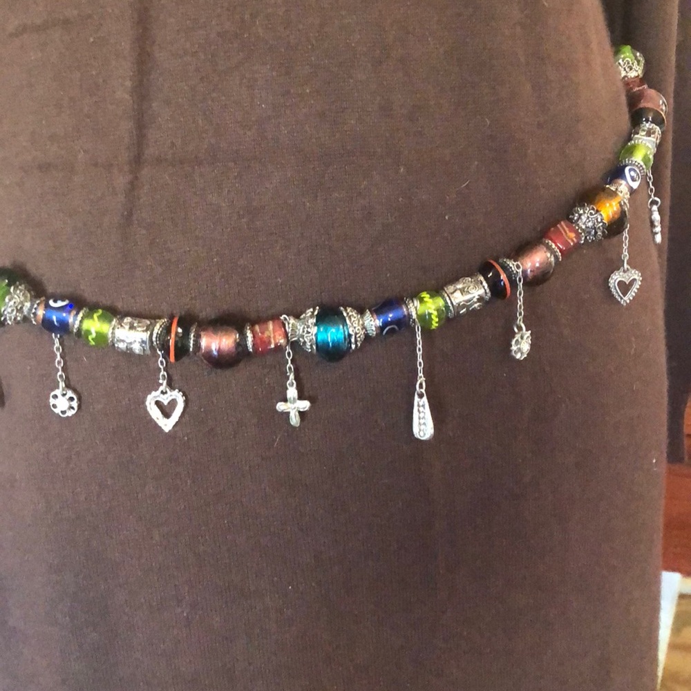 Beaded chain belt